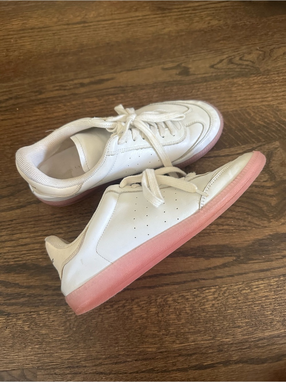 Isabel Marant Women’s White Sneakers with Pink Sole - Picture 3 of 5